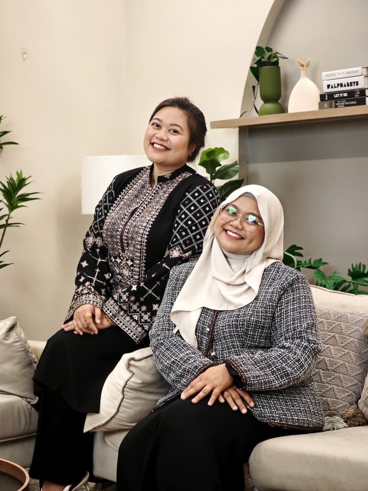 Founders Bonda Liyana and Aqila, the two sisters behind Milk and Mum Hub
